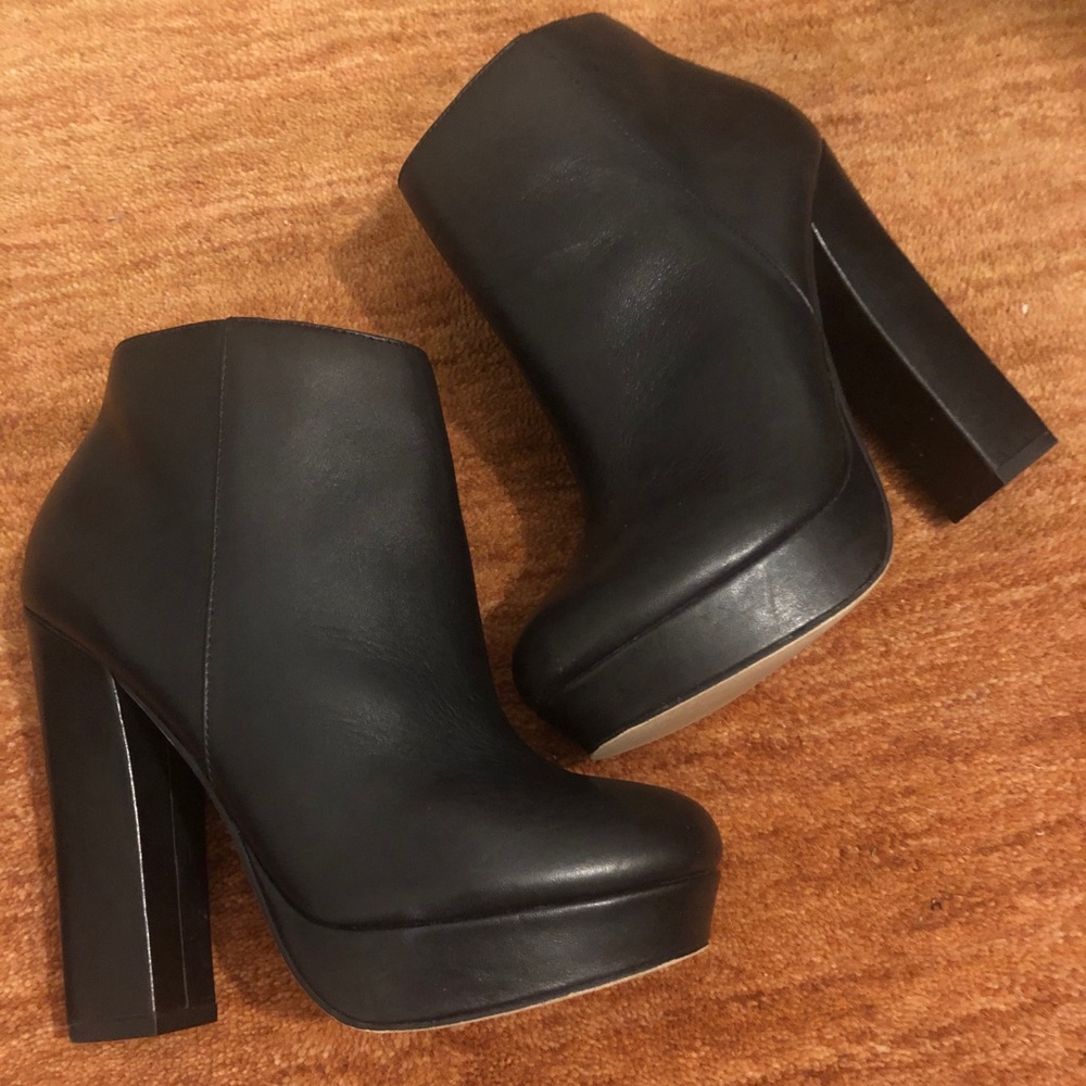 Aldo black ankle boots
